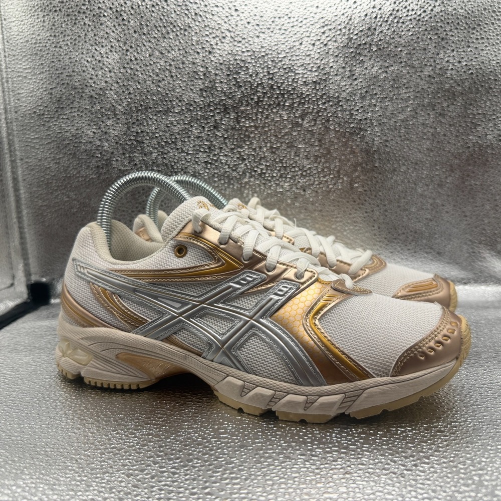 Size 5 Asics Gel-DS Trainer 14 White Silver Gold Mens Athletic Shoes 1203B102